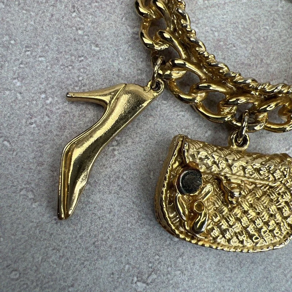 Monogram this exquisite